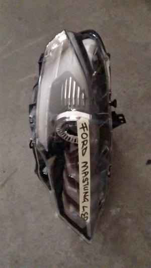 Ford MASTUNG HEADLIGHTS 