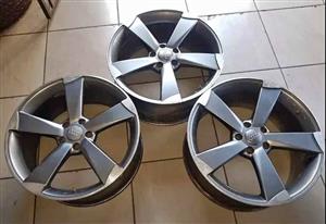 Audii A4 size 19