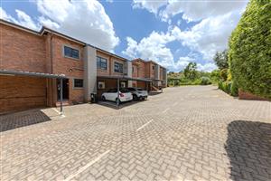 3 Bedroom Apartment / Flat for Sale in Helderkruin