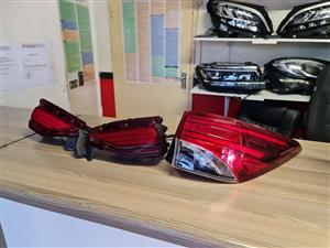2019 TOYOTA GD6 REFLECTORS LEFT AND RIGHT FOR SALE IN PERFECT CONDITION