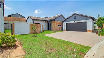 House For Sale in Amberfield Valley