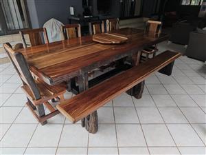 10 sitplek eetkamer stel R11500