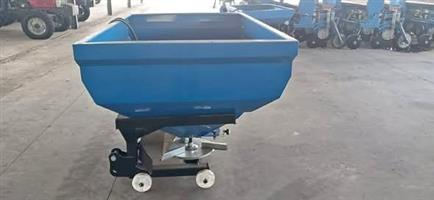 Mounted Fertilizer Spreaders
