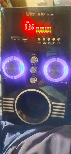 Ultronic Speaker and Radio