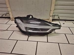 Volvo XC60 headlight right side