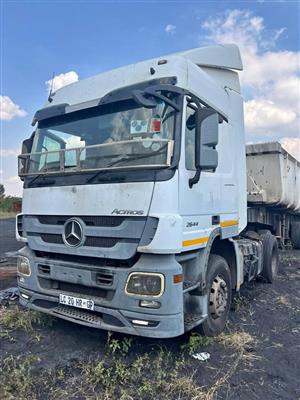 2014 MERCEDES BENZ 2644