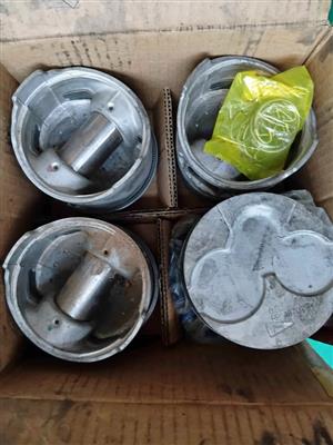 Mitsubishi 2.5 pistons