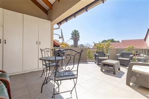 Super Sized Top Floor Apartment With Spacious Balcony and Entertainment Area