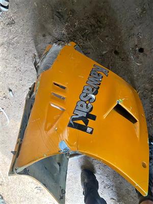 Kawasaki ZXR 400 fairings. Meyerton bike scrapyard new and secondhand spares.