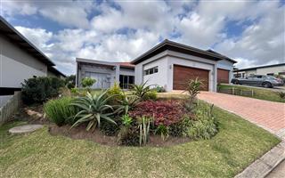 Modern Family Home in Palm Lakes