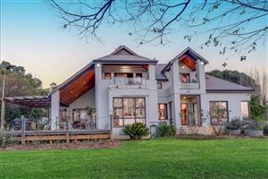 House For Sale in Letamo Game Farm