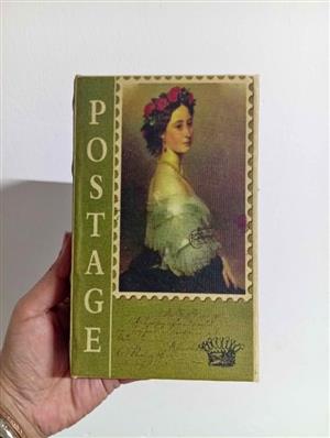 Pretty box for storage of small items