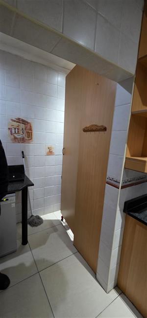 Sell second hand kitchen cupboards