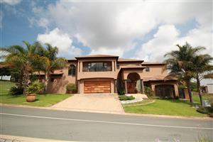 House For Sale in Blue Valley Golf Estate