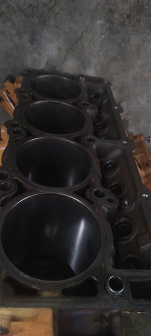 Jeep Grand Cherokee SRT 6.4L blocks