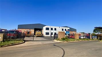 No loadsheading 2,476m² dual-unit industrial property in Clayville Midrand