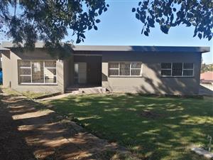 Sunny 4 bedroom Family home in sought after area