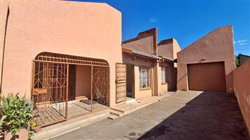4 bedroom house Soshanguve-BB