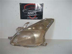 Toyota Avanza left headlight