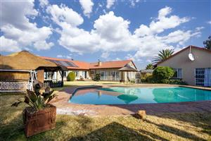 House For Sale in Brackenhurst Ext 2