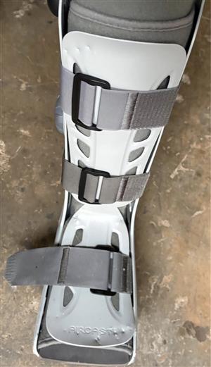 Moon boot Medium new