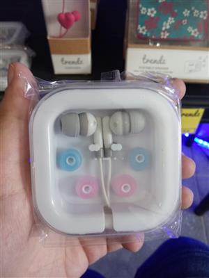 IN-EAR HEADPHONE FOR ANDROID, IPHONE, IPOD AND MP3 PLAYER 