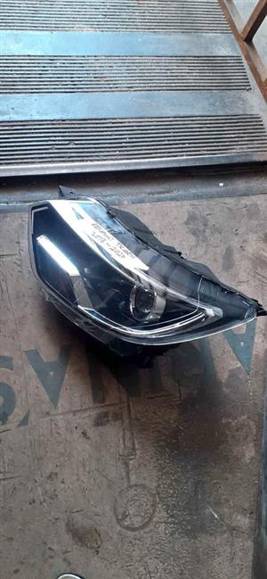 Neat Renault Triber Headlight