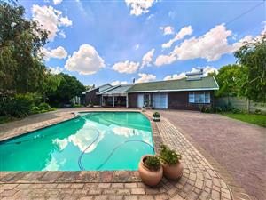 Low maintenance facebrick house for sale in Vaalpark, ideal for the extended family or to generate e