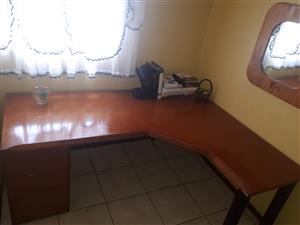 STUDY/WORK desk for sale R500 contact Lana 0727675457
