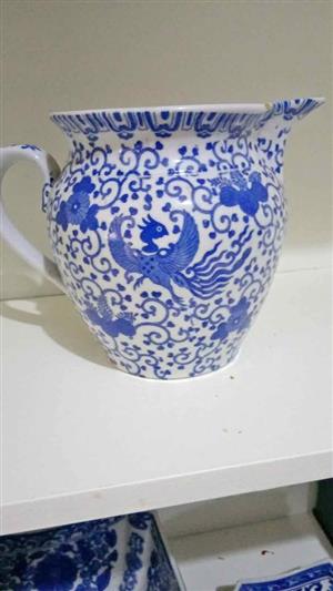 Beautiful  Decorative Jug - A LOVELY  Addition to your collection -  w/app Cresta