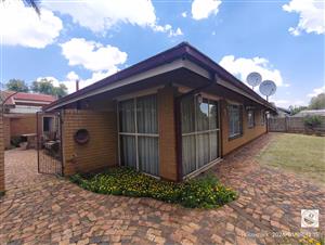 Magnificent Family Home with Endless Potential – Vaalpark