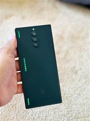 Red Magic 8 pro plus (512 16gb ram)