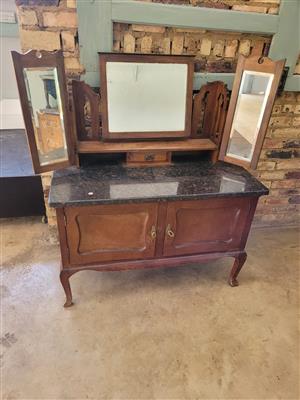 Vintage wash stand