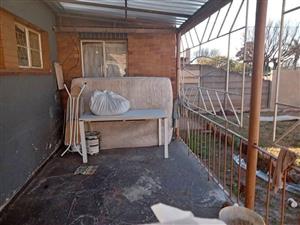  2 Bedroom House to Let in Wychwood, Germiston