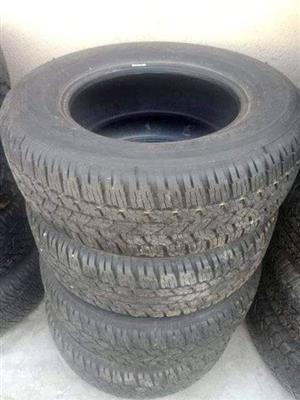 265/65/17 Bridgestone dueller AT used tyres (85%) treads left on them set 