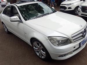 2009 MERCEDES BENZ C200 WHITE COLOR  AUTOMATICM, LEATHER INTERIOR SUNROOF  