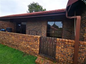 Cosy one bedroom garden cottage
