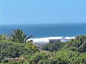 Spacious dual-living home: incredible ocean, mountain & fynbos views; short stroll to shoreline