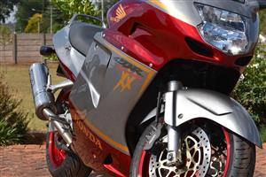 Honda CBR1100XX SuperBlackbird