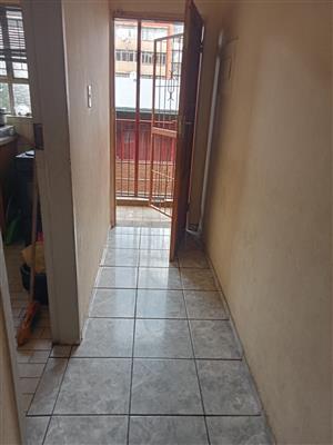 Neat clean 1 Bedroom apartment immediately available for rental in Sunnyside.