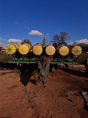 USED SIX ROW JOHN DEERE 1750 PLANTER FOR SALE 