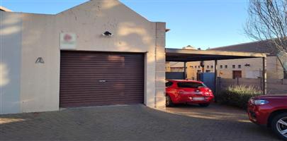 A Modern 3 bedroom townhouse for sale in Langenhovenpark.