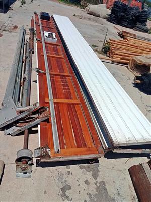 4.86m sectional/roll up wooden garage door