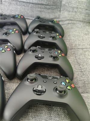 Xbox one controller v2 Brand New with 3.5mm headphone jack input