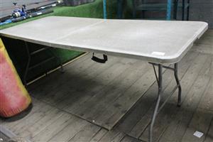 WHITE FOLDABLE TABLE(S066017G)