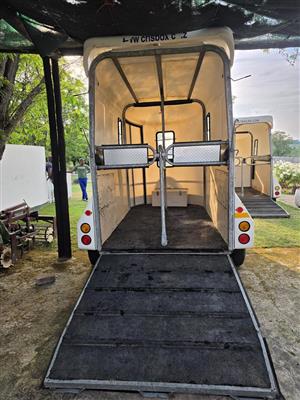 Horsebox - Chrisbox Endurance two berth good condition.