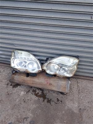 Nissan X-Trail Headlights