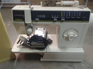 Singer Samba 6 Sewing Machine + Accessory Box Used. Needs a service