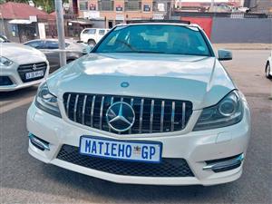 2014 MERCEDES BENZ C200 AMG  AUTOMATIC PETROL WHITE COLOR PRICE 