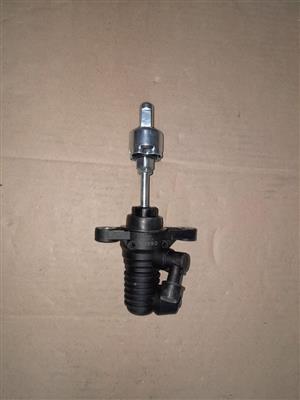 TOYOTA FORTUNER HILUX MASTER CYLINDER FOR SALE 